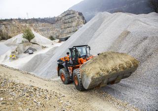 Ładowarki kołowe Hitachi ZW 330-5