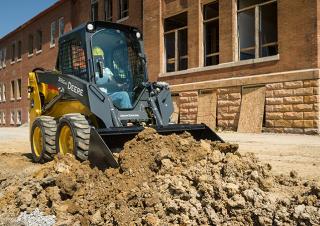 Ładowarki o sterowaniu burtowym John Deere Construction 316GR