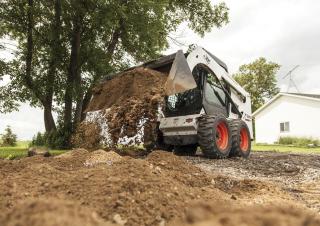 Ładowarki o sterowaniu burtowym Bobcat 450 B
