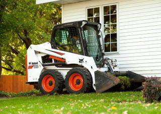 Ładowarki o sterowaniu burtowym Bobcat 450 B