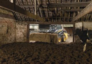 Ładowarki o sterowaniu burtowym New Holland L220