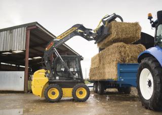 Ładowarki o sterowaniu burtowym New Holland L220