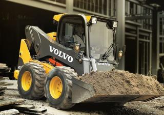 Ładowarki o sterowaniu burtowym Volvo MC115C