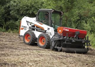 Ładowarki o sterowaniu burtowym Bobcat S550