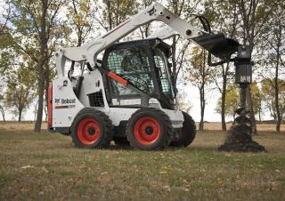 Ładowarki o sterowaniu burtowym Bobcat S570