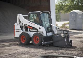 Ładowarki o sterowaniu burtowym Bobcat S570