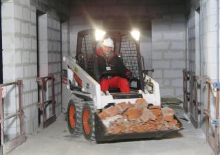 Ładowarki o sterowaniu burtowym Bobcat S100