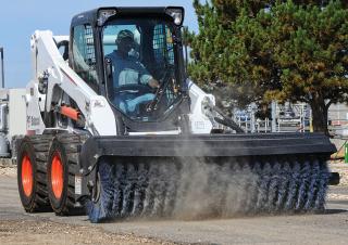 Ładowarki o sterowaniu burtowym Bobcat S650