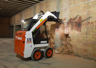 Ładowarki o sterowaniu burtowym Bobcat S70