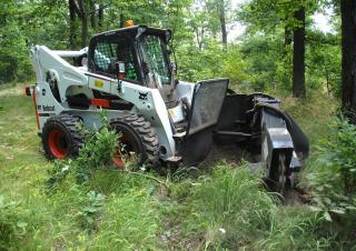 Ładowarki o sterowaniu burtowym Bobcat S850