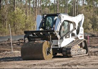 Ładowarki o sterowaniu burtowym Bobcat T870