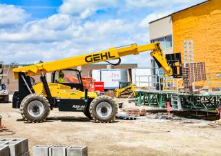 Ładowarki teleskopowe Gehl RS8-44