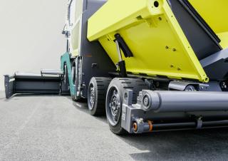 Kołowa betoniarka drogowa Ammann AFW 600-3