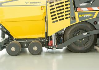 Kołowa betoniarka drogowa Bomag BF 300 P 2 S 340-2