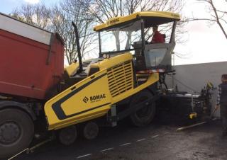 Kołowa betoniarka drogowa Bomag BF 600 P-2 S 500