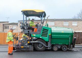 Kołowa betoniarka drogowa Vögele Super 1003i