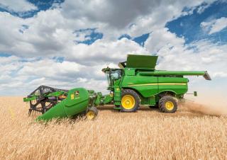 Kombajny zbożowe John Deere S760