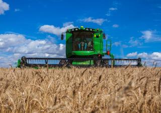 Kombajny zbożowe John Deere S440