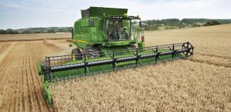 Kombajny zbożowe John Deere T 560 i
