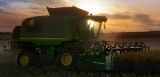 Kombajny zbożowe John Deere T 560 i