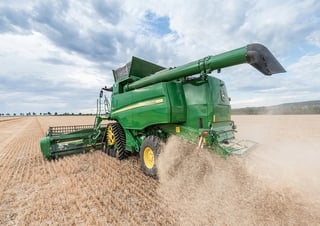 Kombajny zbożowe John Deere T670 