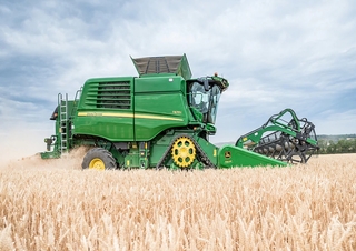 Kombajny zbożowe John Deere T670 