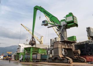 Koparki do prac przeładunkowych Sennebogen 895R E Hybrid  