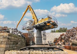 Koparki do prac przeładunkowych Liebherr ER 944 C High Rise Litronic