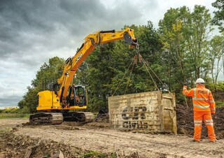 Koparki gąsienicowe JCB 245XR