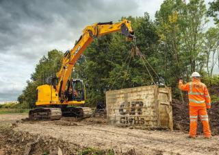Koparki gąsienicowe JCB 245XR