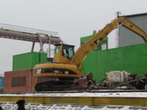 Koparki gąsienicowe Caterpillar 325 C MH