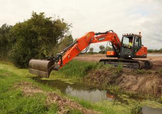 Koparki gąsienicowe Doosan DX140LC-5