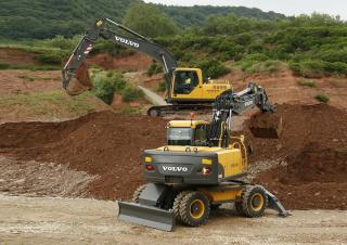 Koparki gąsienicowe Volvo EC210B