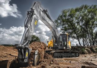 Koparki gąsienicowe Volvo EC220EL