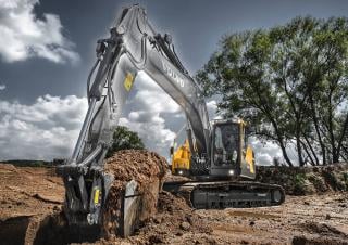 Koparki gąsienicowe Volvo EC220ELR