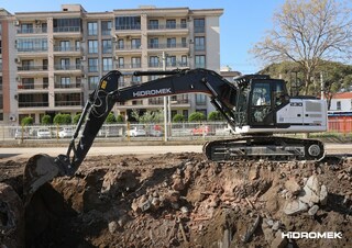 Koparki gąsienicowe Hidromek HMK 230 LC