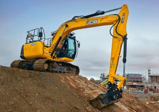 Koparki gąsienicowe JCB JS131 LC