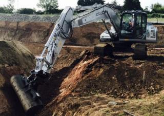 Koparki gąsienicowe Kobelco SK 210 H LC 10