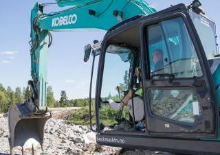 Koparki gąsienicowe Kobelco SK 260 LC 10E