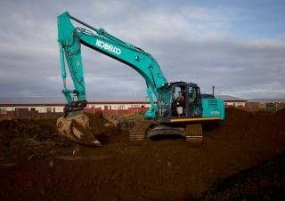 Koparki gąsienicowe Kobelco SK 260 NLC 10