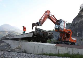 Specyfikacja koparki Hitachi ZX 180 W (2003 - 2007