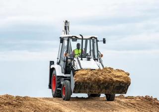 Koparko-ładowarki Bobcat B900