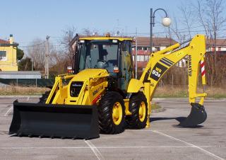 Koparko-ładowarki Komatsu WB93S-5 