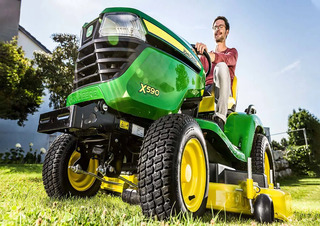 Kosiarki Samojezdne i Traktory Ogrodowe John Deere X590
