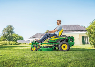 Kosiarki Samojezdne i Traktory Ogrodowe John Deere Z320M 