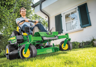 Kosiarki Samojezdne i Traktory Ogrodowe John Deere Z320M 
