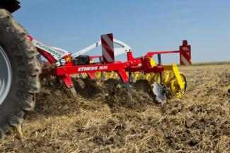 Spulchniacze Pöttinger Synkro 3020