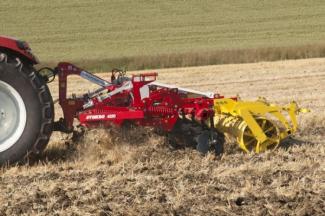 Spulchniacze Pöttinger Synkro 4020 K