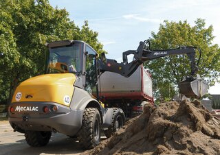 Ładowarki kołowe Mecalac AS900