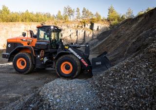 Ładowarki kołowe Doosan DL380-7